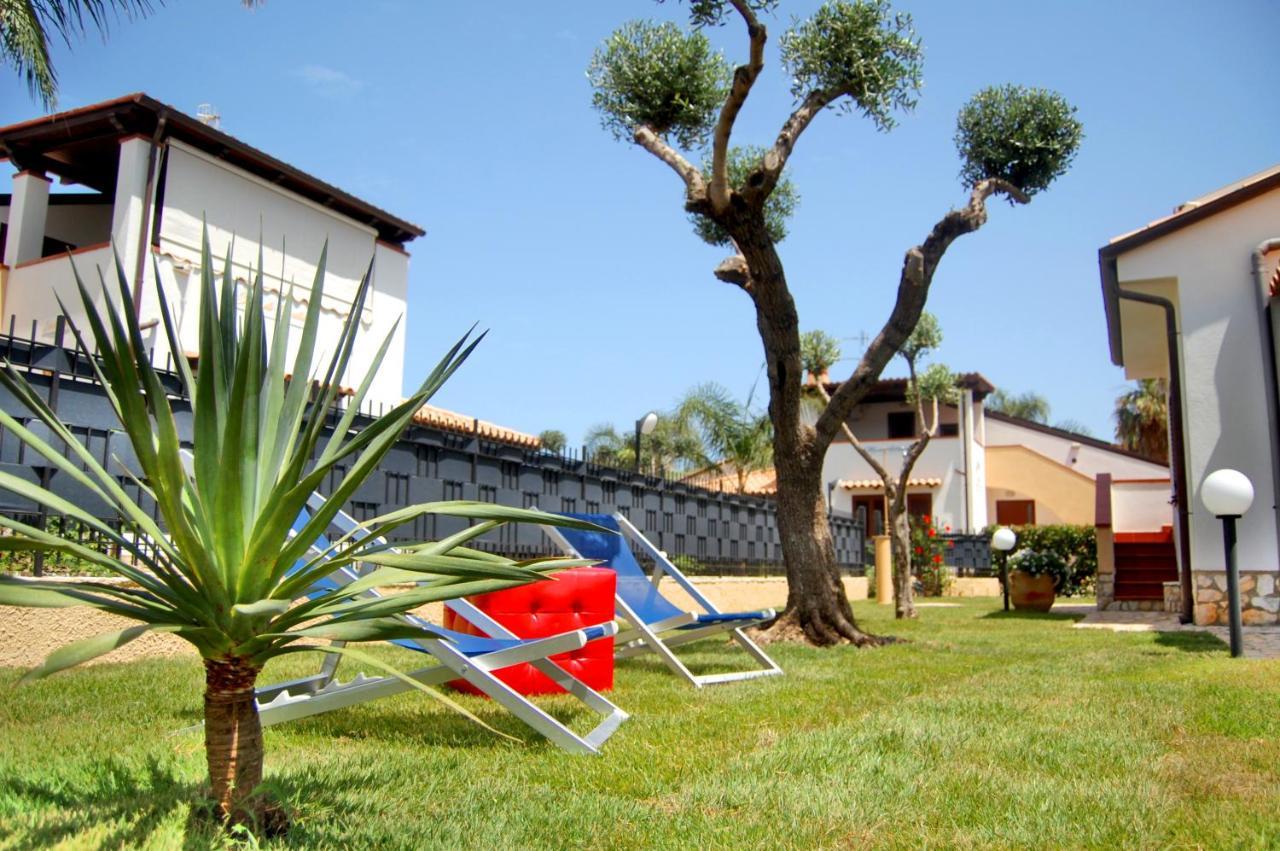Sole Mare Deluxe Villa Campofelice Di Roccella Exteriör bild