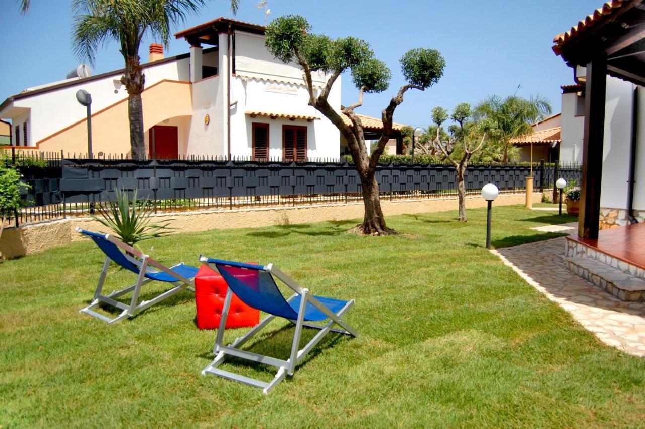 Sole Mare Deluxe Villa Campofelice Di Roccella Exteriör bild